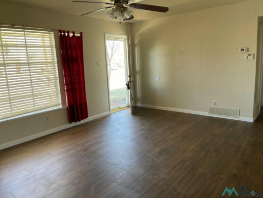 906 W WILDY ST, ROSWELL, NM 88203, photo 4 of 22