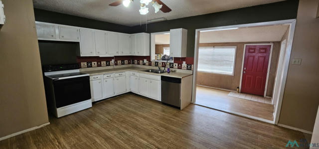 132 S KNOXVILLE ST, PORTALES, NM 88130, photo 5 of 27