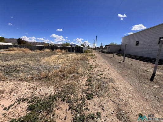 2324 S BROADWAY ST, TRUTH OR CONSEQUENCES, NM 87901, photo 4 of 9